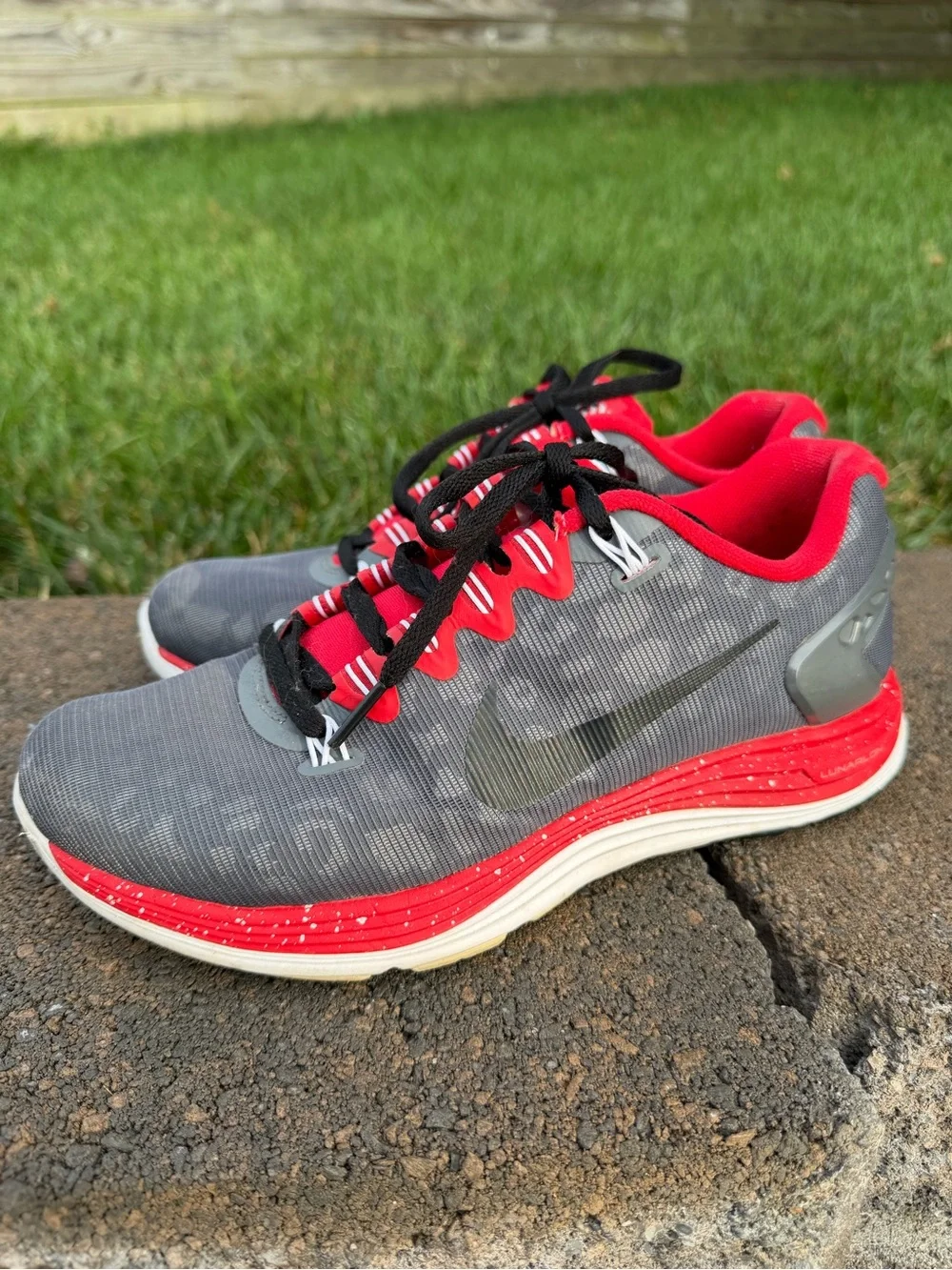 Nike Women’s Lunarglide 5 Dark Grey White Red Atomic 599160-016 Size 8 H20 Repel